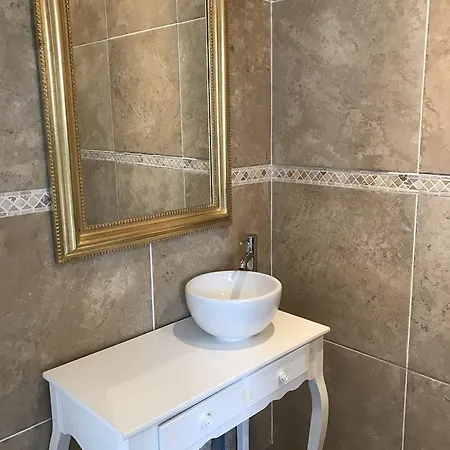 L'hostellerie De Sevremont فندق Saint-Michel-Mont-Mercure
