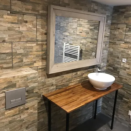 L'hostellerie De Sevremont 2*