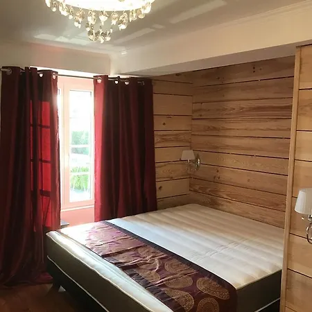 L'hostellerie De Sèvremont 2* Saint-Michel-Mont-Mercure