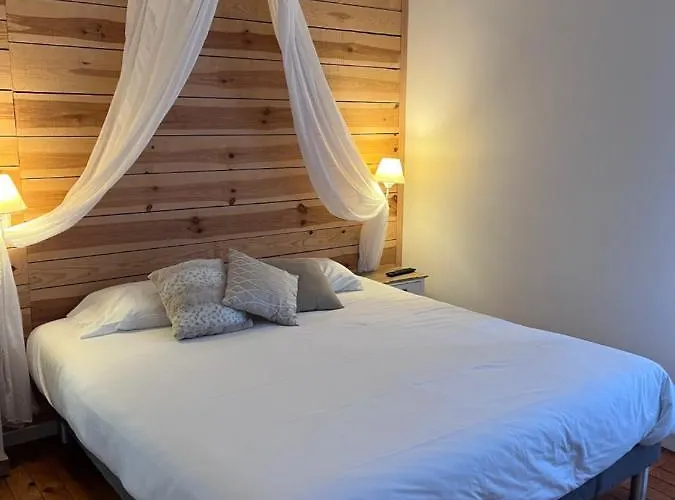 Hotel L'hostellerie De Sevremont 2*