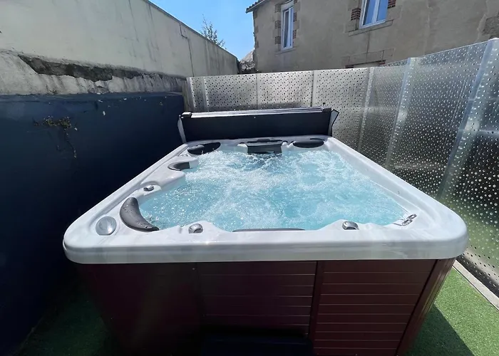 L'hostellerie De Sevremont 2*