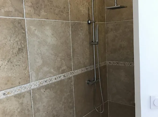 L'hostellerie De Sevremont 호텔 2*