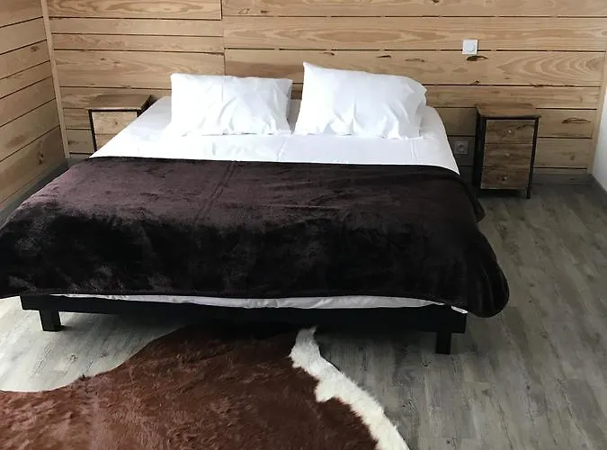 L'hostellerie De Sevremont 2* Saint-Michel-Mont-Mercure